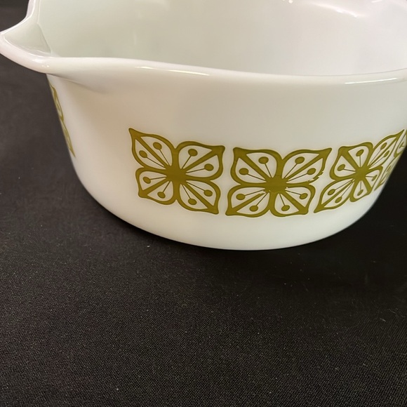 Pyrex Verde Cinderella Bowl, 474B - Picture 2 of 9